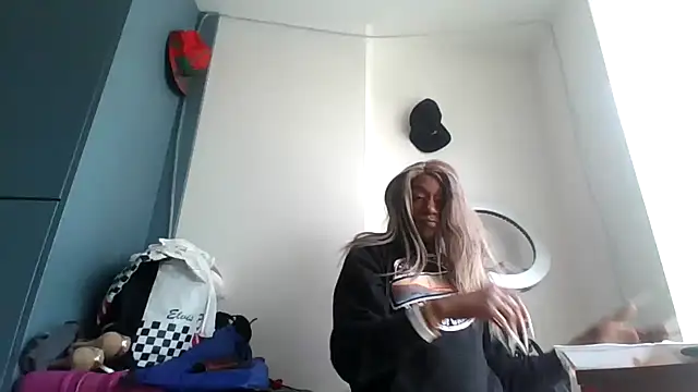 ItsBarbieBitcxxxx69 online show from 02-11-26, 09:14