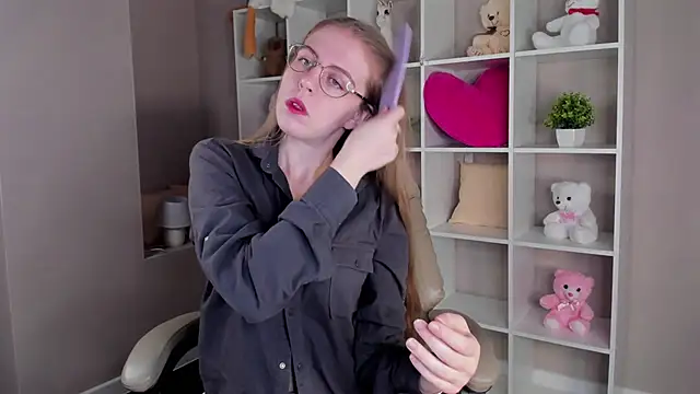 Joann Shermann online show from 11-11-25, 01:11