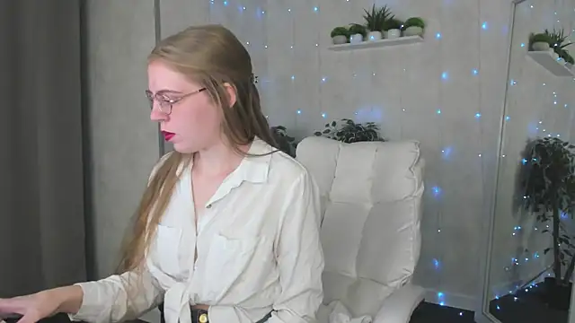 Joann Shermann online show from 10-23-25, 01:15