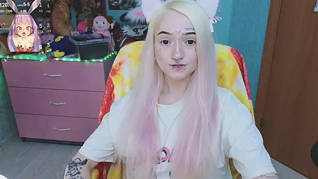 Snapshot of Manuela_unicorn chatting on 10-19-25, 02:36 Manuela unicorn online show from 10-19-25, 02:36