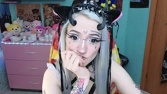 Manuela unicorn online show from 04-14-26, 08:25