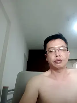 Snapshot of akumasian chatting on 06-05-26, 10:21 akumasian online show from 06-05-26, 10:21