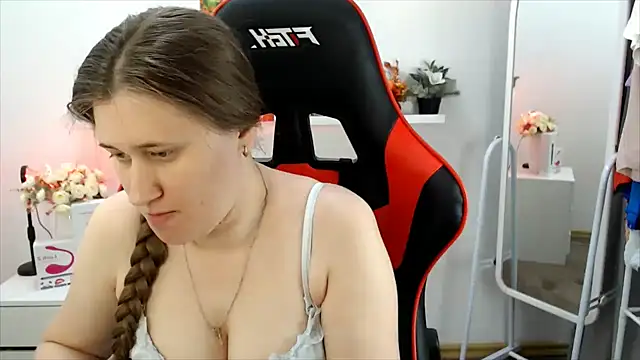Lucky Lana online show from 06-18-26, 02:21