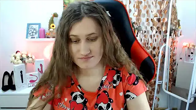 Snapshot of Lucky_Lana chatting on 02-14-26, 04:02 Lucky Lana online show from 02-14-26, 04:02