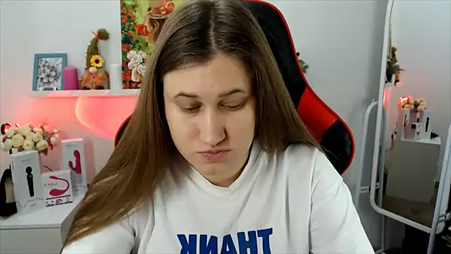 Lucky Lana online show from 12-15-25, 02:50