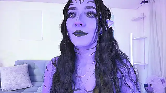 ariana bae  online show from 10-31-25, 01:02