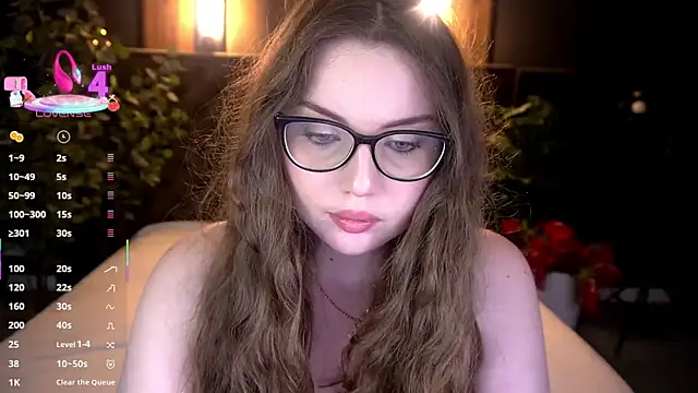 Snapshot of LuxSopphia chatting on 07-06-26, 12:23 LuxSopphia online show from 07-06-26, 12:23