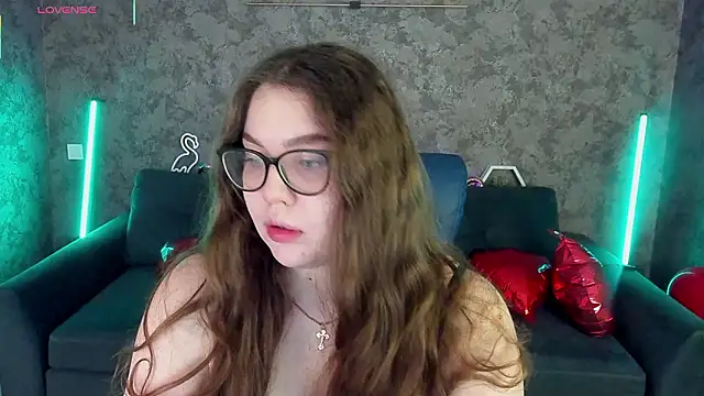 LuxSopphia online show from 02-20-26, 08:11