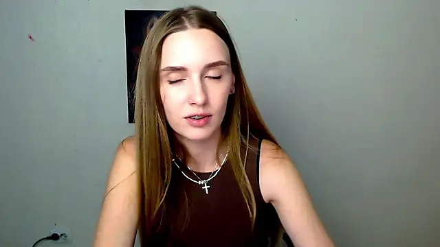 Doll Angelina online show from 07-17-26, 05:59