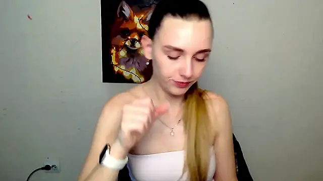 Snapshot of Doll_Angelina chatting on 05-21-26, 06:11 Doll Angelina online show from 05-21-26, 06:11