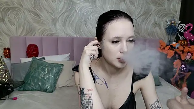 Snapshot of CarolineTenders chatting on 10-29-25, 01:26 CarolineTenders online show from 10-29-25, 01:26