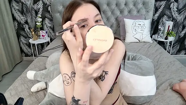 Snapshot of CarolineTenders chatting on 01-13-26, 01:20 CarolineTenders online show from 01-13-26, 01:20