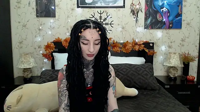 Snapshot of Velvetbat chatting on 10-19-25, 07:00 Velvetbat online show from 10-19-25, 07:00
