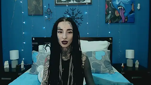 Snapshot of Velvetbat chatting on 06-18-26, 09:14 Velvetbat online show from 06-18-26, 09:14