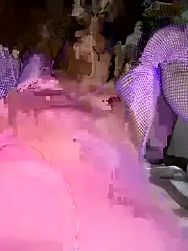 Snapshot of Lilbeezie81 chatting on 02-09-26, 04:32 Lilbeezie81 online show from 02-09-26, 04:32