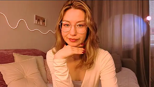 Lilo Sims online show from 09-21-25, 03:00