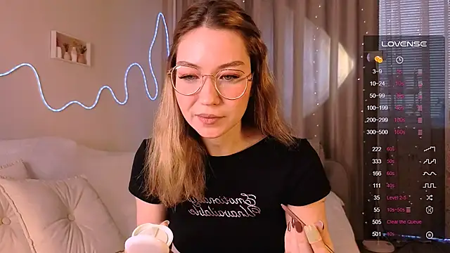 Lilo Sims online show from 11-11-25, 03:23