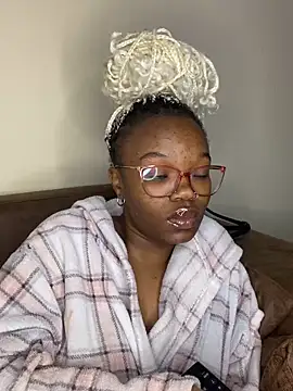 YummyMelanin117 online show from 04-16-26, 02:34