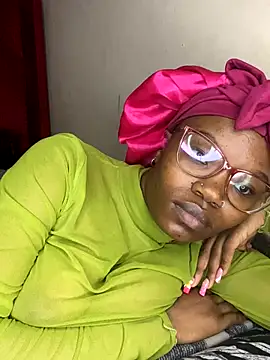 YummyMelanin117 online show from 11-17-25, 08:13