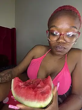 YummyMelanin117 online show from 10-05-25, 11:50