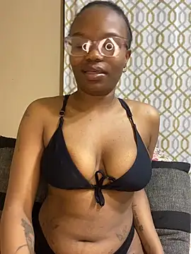 YummyMelanin117 online show from 06-24-26, 01:37