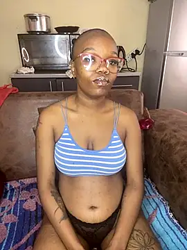 YummyMelanin117 online show from 10-29-25, 08:02