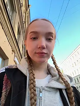 Snapshot of bambi_lu chatting on 05-16-26, 03:33 bambi lu online show from 05-16-26, 03:33