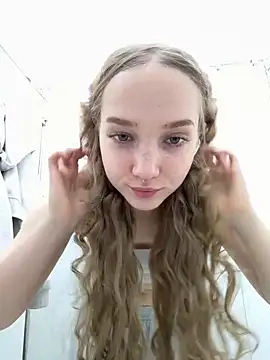 Snapshot of bambi_lu chatting on 05-06-26, 04:44 bambi lu online show from 05-06-26, 04:44