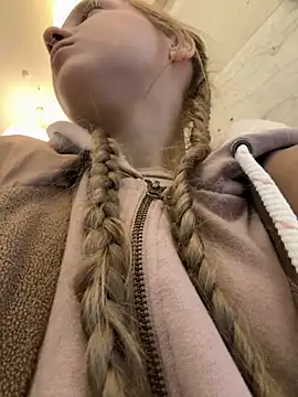 bambi lu online show from 11-08-25, 06:11