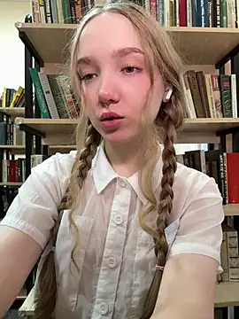 Snapshot of bambi_lu chatting on 05-19-26, 04:36 bambi lu online show from 05-19-26, 04:36
