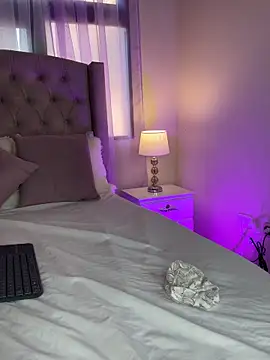 zaraquiinn online show from 10-09-25, 02:06