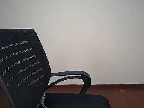 Snapshot of Flowing_love chatting on 11-11-25, 10:21 Flowing love online show from 11-11-25, 10:21