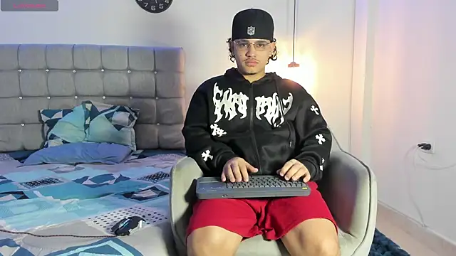 samxx muscle online show from 10-29-25, 01:32