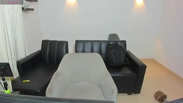 Snapshot of samxx_muscle chatting on 06-20-26, 01:27 samxx muscle online show from 06-20-26, 01:27