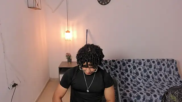 Snapshot of samxx_muscle chatting on 05-10-26, 01:36 samxx muscle online show from 05-10-26, 01:36