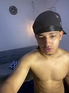 Snapshot of samxx_muscle chatting on 04-12-26, 01:25 samxx muscle online show from 04-12-26, 01:25