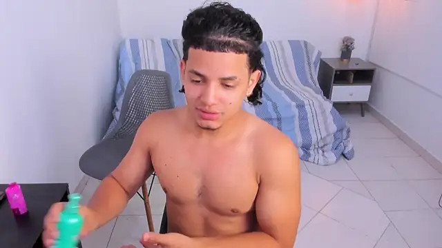Snapshot of samxx_muscle chatting on 07-11-26, 12:05 samxx muscle online show from 07-11-26, 12:05