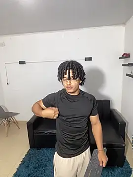 Snapshot of samxx_muscle chatting on 05-01-26, 02:33 samxx muscle online show from 05-01-26, 02:33