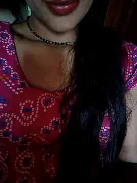Snapshot of Eshwari_Chopra chatting on 06-13-26, 04:10 Eshwari Chopra online show from 06-13-26, 04:10