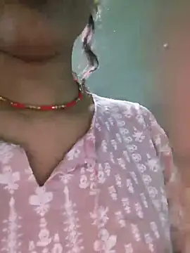 Snapshot of Eshwari_Chopra chatting on 05-21-26, 02:09 Eshwari Chopra online show from 05-21-26, 02:09