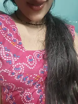 Snapshot of Eshwari_Chopra chatting on 06-11-26, 03:03 Eshwari Chopra online show from 06-11-26, 03:03