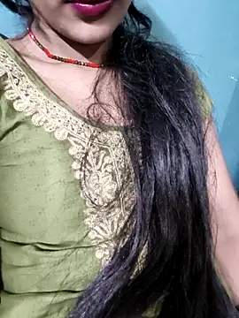 Snapshot of Eshwari_Chopra chatting on 05-02-26, 05:07 Eshwari Chopra online show from 05-02-26, 05:07