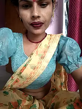 Snapshot of Eshna_Dabral chatting on 10-05-25, 08:38 Eshna Dabral online show from 10-05-25, 08:38