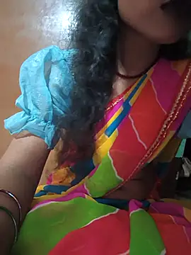 Snapshot of Eshna_Dabral chatting on 09-18-25, 02:42 Eshna Dabral online show from 09-18-25, 02:42