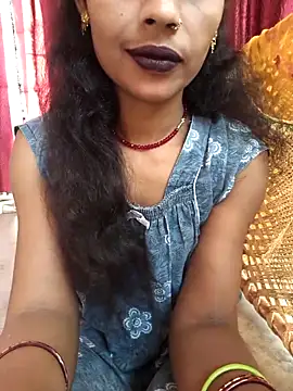 Snapshot of Eshna_Dabral chatting on 09-21-25, 01:55 Eshna Dabral online show from 09-21-25, 01:55