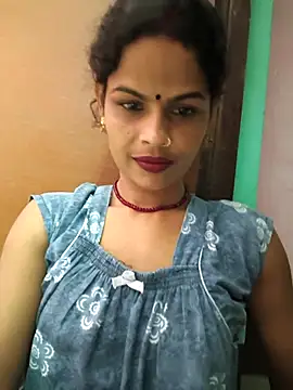 Snapshot of Eshna_Dabral chatting on 09-08-25, 05:12 Eshna Dabral online show from 09-08-25, 05:12