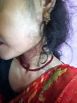 Snapshot of Eshna_Dabral chatting on 10-14-25, 01:28 Eshna Dabral online show from 10-14-25, 01:28