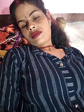 Snapshot of Eshna_Dabral chatting on 09-09-25, 08:35 Eshna Dabral online show from 09-09-25, 08:35
