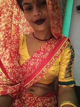 Snapshot of Eshna_Dabral chatting on 09-25-25, 04:35 Eshna Dabral online show from 09-25-25, 04:35