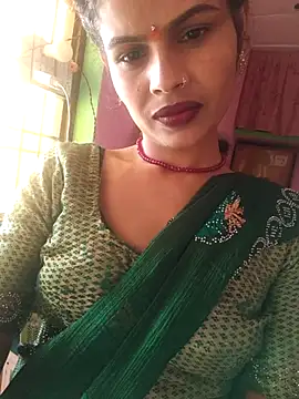 Snapshot of Eshna_Dabral chatting on 10-20-25, 07:42 Eshna Dabral online show from 10-20-25, 07:42
